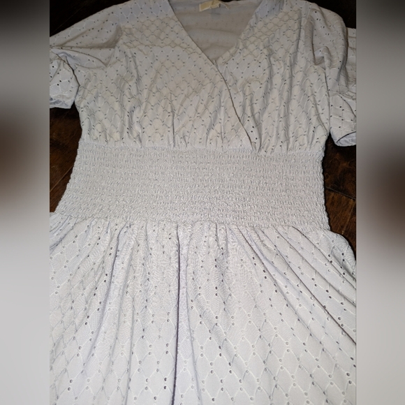 Michael Kors Elegant lavender eyelet Dress size medium - Picture 2 of 6